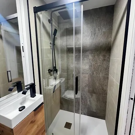 Lineros Apartament *